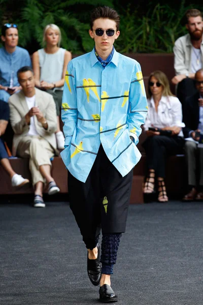 Look 11